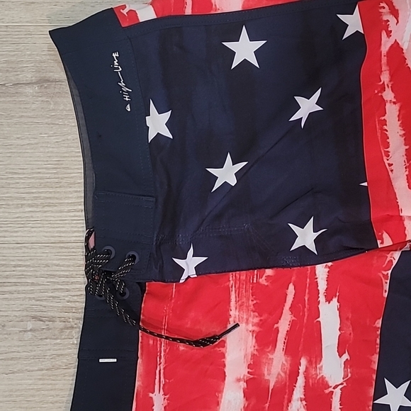 Quicksilver Highline Men's size 29 board shorts patriotic 4th of July - Picture 3 of 7
